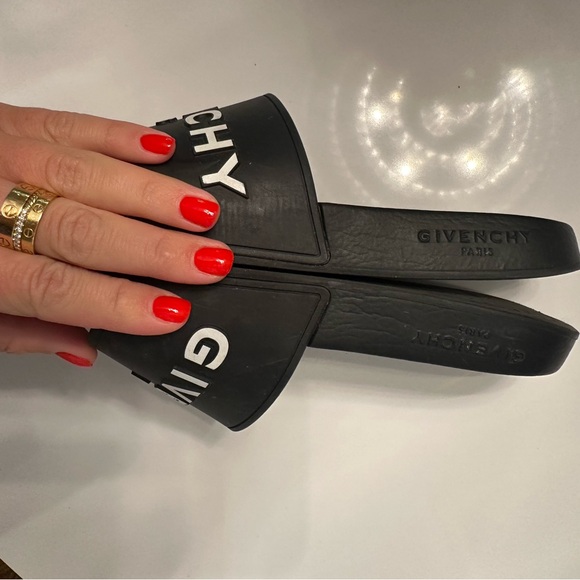 Givency Slides - Picture 3 of 5